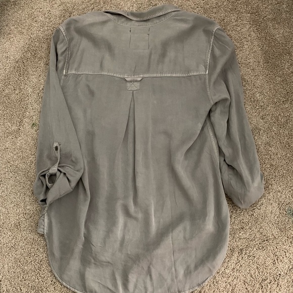 grey American eagle boyfriend fit button up shirt - Picture 3 of 3